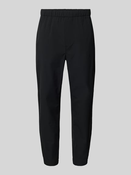 Produktfoto, Slim Fit Schlupfhose mit Gesäßtasche von CK Calvin Klein in Schwarz, elastischer Bund, schmale Form, glatte Textur