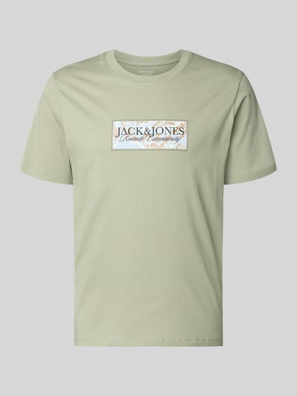 Produktfoto, T-Shirt mit Label-Print von Jack & Jones, grün, Reine Baumwolle, Gerader-Schnitt, Rundhalsausschnitt, Rückenlänge 67 cm