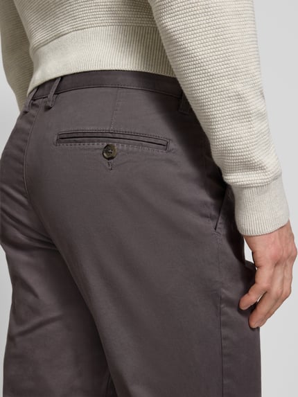 Christian Berg Men Chinos w kroju regular fit z francuskimi kieszeniami wpuszczanymi Antracytowy 3