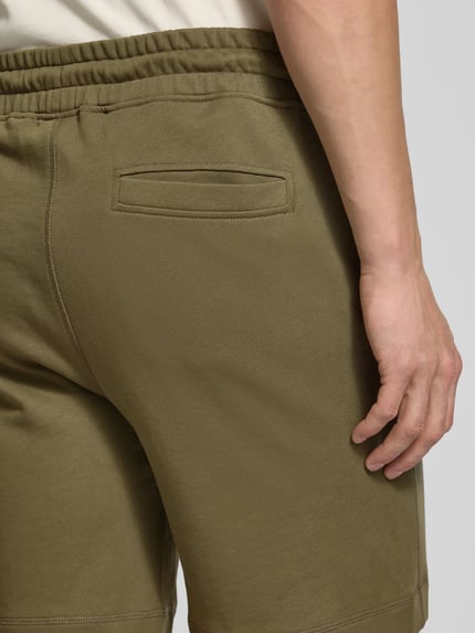 BOSS Orange Regular Fit Sweatshorts aus reiner Baumwolle Khaki 3