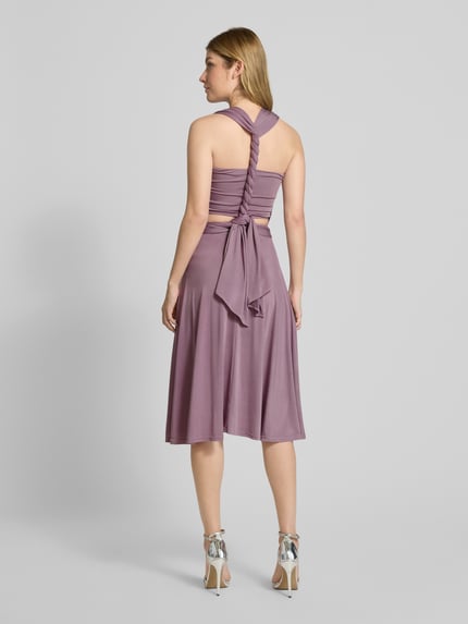 Rose Avenue Knielanges Cocktailkleid mit V-Ausschnitt Pflaume 5