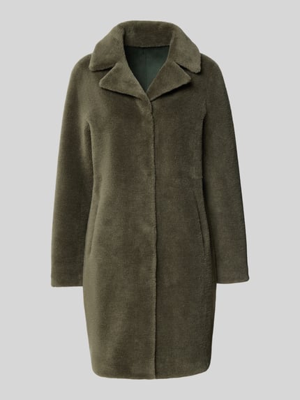 Produktfoto, Wendemantel in Woll-Lammfell-Optik Modell 'VENUS' von OAKWOOD, khaki, lockere Passform, Reverskragen, kieselkornartige Textur, Eingrifftaschen, długość tyłu w rozmiarze S: 89 cm, szerokość ramion w rozmiarze S: 44 cm, szerokość klatki piersiowej w rozmiarze S: 50 cm, długość rękawa w rozmiarze S: 62 cm