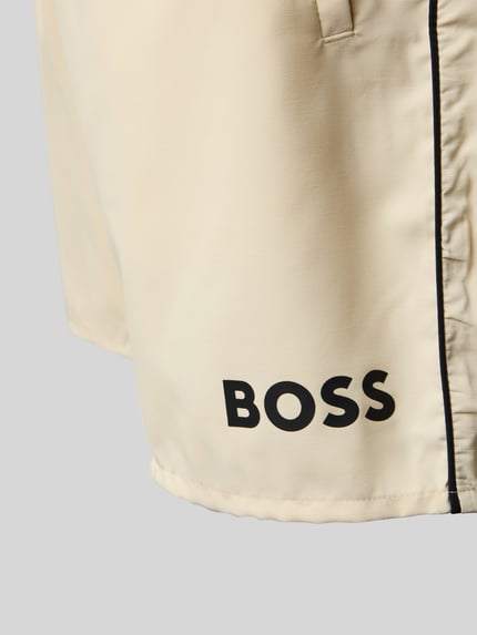 Produktfoto, Badehose mit Paspelnaht in Kontrastfarbe Modell STARFISH von BOSS, Optik: Unifarben, Label-Schriftzug, Popeline