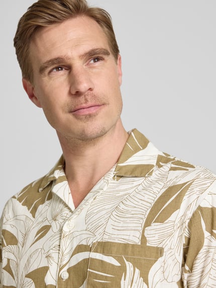 JACK & JONES Premium Koszula casualowa o kroju regular fit z kieszenią na piersi model ‘BLUBAHAMAS’ Camel 3