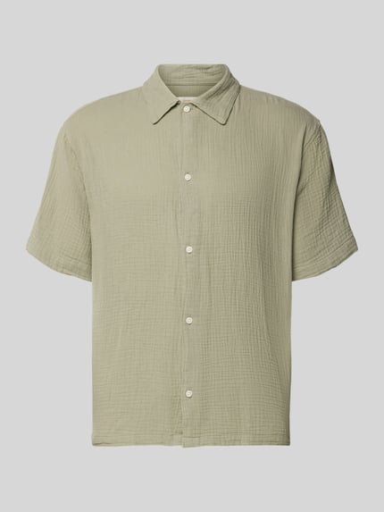 Produktfoto, Regular Fit Freizeithemd mit Kentkragen von Jack & Jones in hellem Grün, reine Baumwolle, Knopfleiste, 1/2-Arm, strukturierte Oberfläche