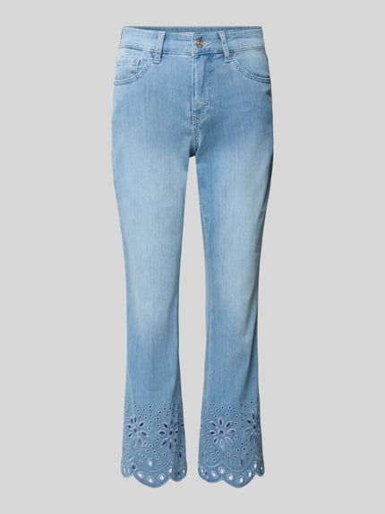 Productfoto, lichtblauwe dames broek met ajourwerk aan de zoom, steekzakken, verkorte pasvorm, Hose mit Lochstickerei Modell 'KICK' van MAC, bandwijdte maat 36: 41 cm, binnenbeenlengte maat 36: 68 cm