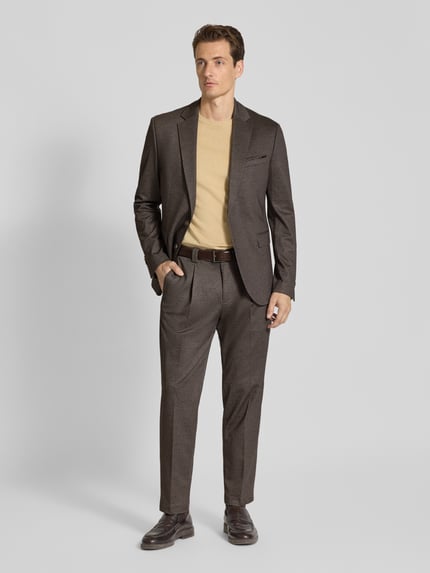 CINQUE Spodnie garniturowe o kroju tapered fit z zakładkami w pasie model „Sando” Orzechowy 1