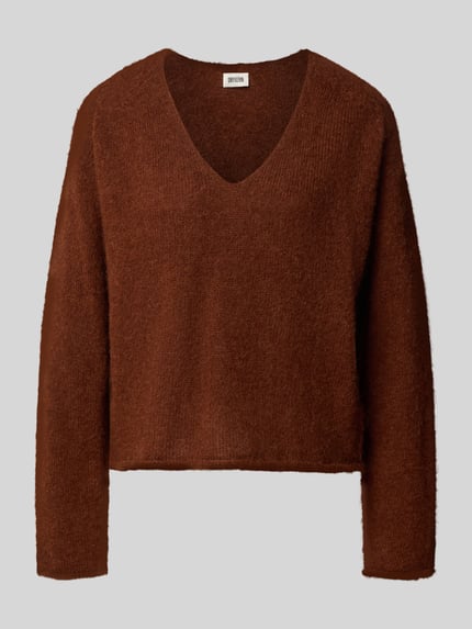 Produktfoto, Relaxed Fit Strickpullover aus Alpaka-Mix Modell 'SOMAIJA' von DRYKORN in Braun mit V-Ausschnitt und Rollsaum, Damenmode
