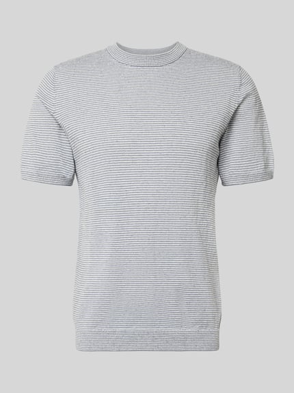 Produktfoto, Strickshirt mit Rundhalsausschnitt von JAKE*S STUDIO MEN im Allover-Look, graue und weiße Streifen, Material-Mix mit Baumwoll-Anteil, Regular-Fit