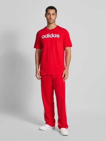 adidas Sportswear T-Shirt mit Label-Print und Rundhalsausschnitt Rot 1
