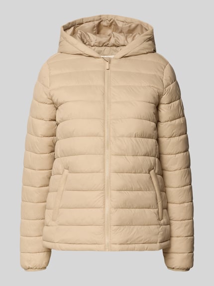 Produktfoto, beżowa Steppjacke mit Kapuze Modell 'THELMA' von CARS JEANS, krój regular fit, zamek, kieszenie, długość tyłu 61 cm, szerokość ramion 39 cm, szerokość w rozmiarze S 50 cm, długość rękawa 62 cm, wyraźna faktura pikowania