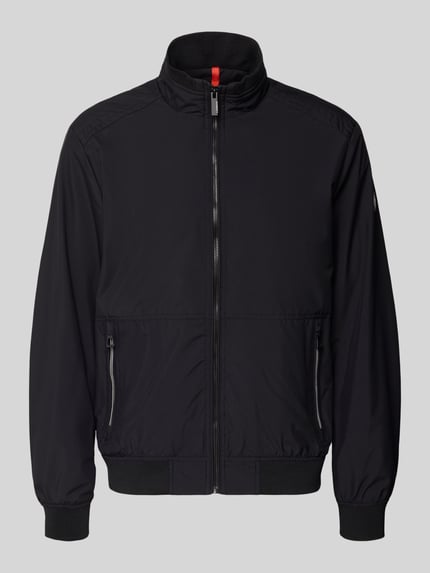 Produktfoto, schwarze Regular Fit Jacke mit Stehkragen von Lerros, sichtbare Reißverschlusstaschen, elastische Abschlüsse, glatte Textur