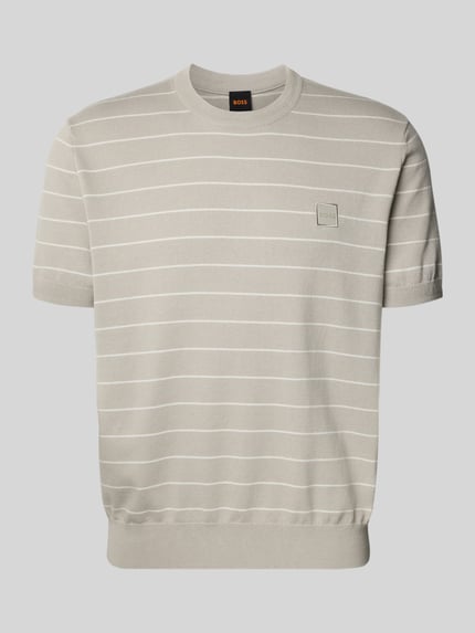 Produktfoto, Regular Fit T-Shirt aus Baumwoll-Kaschmir-Mix Modell 'KANACHO' von BOSS Orange mit Allover-Streifen, Rundhals, gerippten Abschlüssen und feiner Stricktextur.