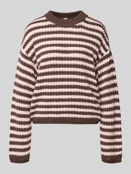 Produktfoto, Strickpullover im Allover-Look Modell 'PORTA' von YAS, Baumwoll-Mix, braun-creme, Rundhalsausschnitt, Relaxed Fit, strukturierte Streifen