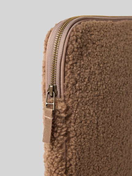 Studio Noos Laptoptasche aus Teddyfell Modell 'Teddy' Mittelbraun 3