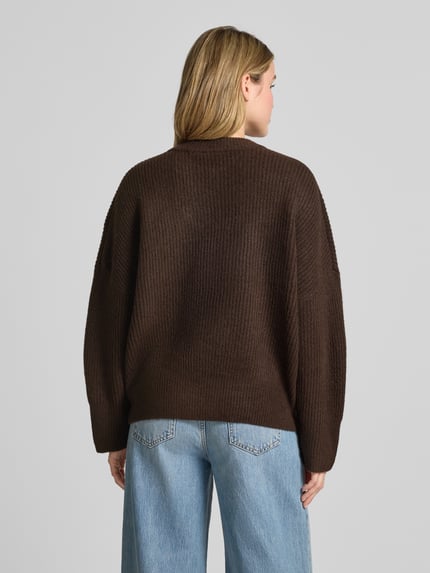 mbyM Sweter z dzianiny o kroju relaxed fit z dodatkiem wełny model „Gillian” Średniobrązowy 5