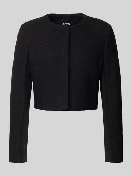 Produktfoto, Boxy Fit Kurzblazer aus reiner Schurwolle Modell 'JICENA' von BOSS, czarny, jednolity kolor, okrągły dekolt, długie rękawy, boczne kieszenie, ukryte zapięcie, tekstura wełny