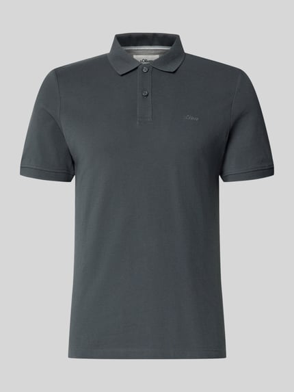 Produktfoto, Regular Fit Poloshirt aus reiner Baumwolle von s.Oliver RED LABEL in dunklem Grau, glatte Oberfläche, klassische Knopfleiste.