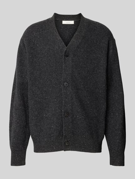 Produktfoto, Oversized Wolljacke in Strick-Optik von ANNARR z wełny, krój oversized, dekolt w serek, na całej długości listwa guzikowa, prążkowane wykończenia, długość tyłu w rozmiarze M: 63 cm, szerokość w rozmiarze M: 52 cm, długość rękawów w rozmiarze M: 62 cm