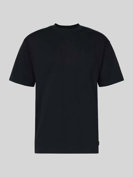 Produktfoto, schwarzes Regular Fit T-Shirt aus reiner Baumwolle Modell 'Baine' von WOODBIRD, Rundhalsausschnitt, dezentes Label-Stitching.