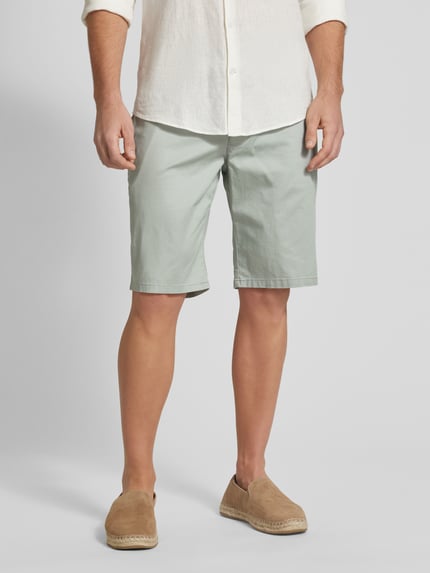Christian Berg Men Szorty chinosy o kroju slim fit z paskiem Miętowy 4