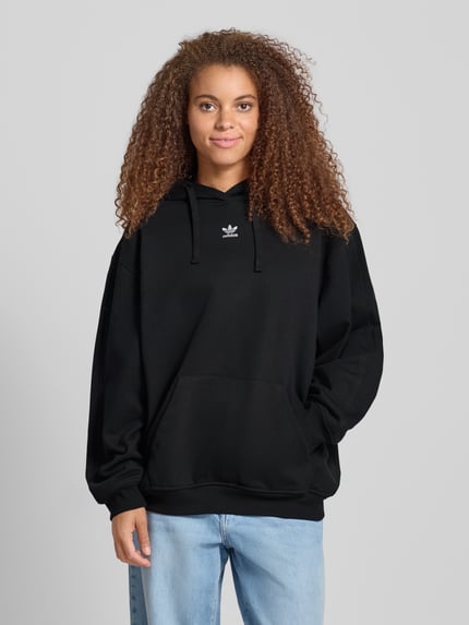 adidas Originals Bluza o kroju relaxed fit z kapturem, wyhaftowanym logo i kieszenią kangurką Czarny 4