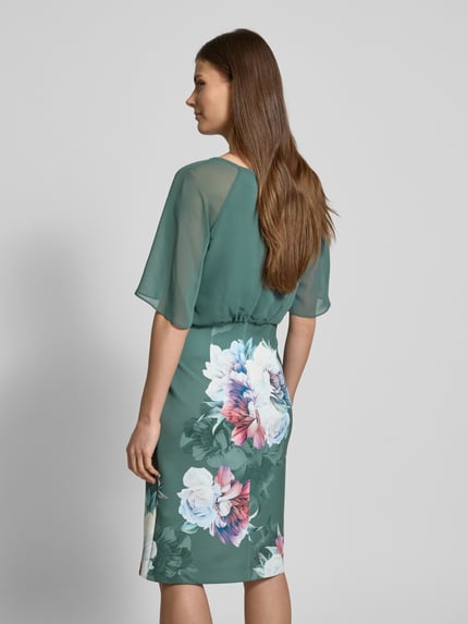 SWING Knielanges Cocktailkleid mit V-Ausschnitt Gruen 5