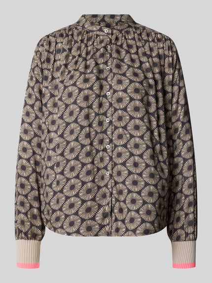 Produktfoto, Regular Fit Bluse aus Viskose im Allover-Look von Emily Van den Bergh, dames blouse, zuiver viscose, regular fit, all-over look, opstaande kraag, ruglengte maat 36: 58 cm, mouwlengte maat 36: 62 cm