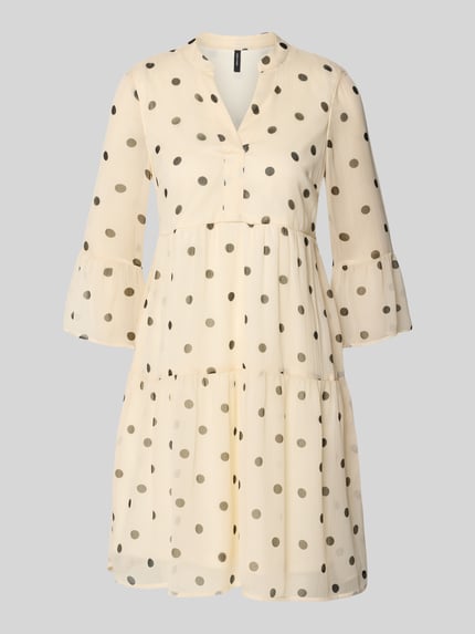 Produktfoto, Tailliertes Minikleid mit V-Ausschnitt Modell 'SMILLA' van Vero Moda, all-over stippenmotief, volantmouwen, chiffon, minilengte