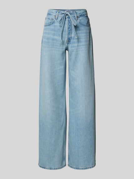Produktfoto, hellblaue Loose Fit Jeans aus Baumwoll-Lyocell-Mix von Armedangels, Modell 'ASTRAEAAS', 5-Pocket-Design, Mid Waist, Denim-Optik