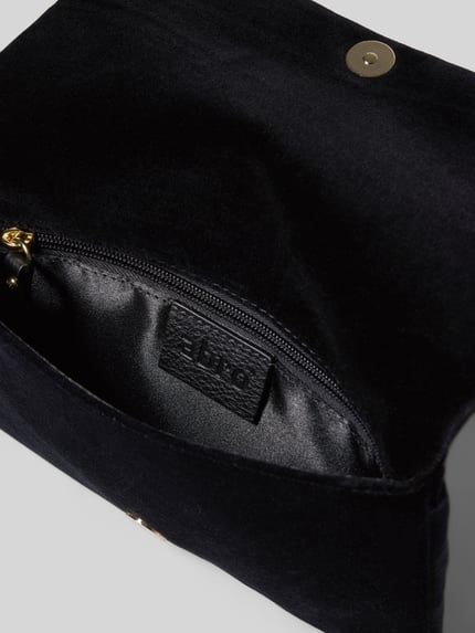 Produktfoto, clutch aus echt leer mit Hoofdvak met omslag en magneetsluiting, ritsvak binnenin, labeldetail binnenin, zwart, Clutch uit leer met ritsvak binnen van Abro, Breedte maat 1: 23 cm, Lengte maat 1: 14 cm, Diepte maat 1: 4 cm