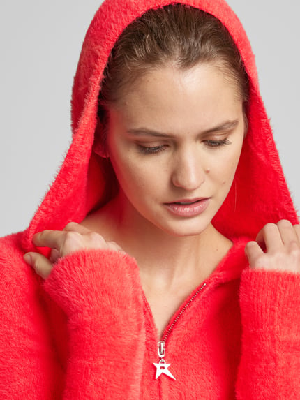 REVIEW Strickjacke mit Kapuze Kirsche 3