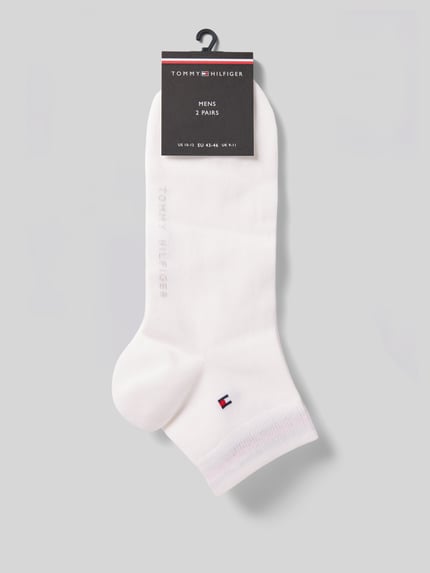 Produktfoto, weiße Herren Sneaker-Socken aus Baumwoll-Mix im 2er-Pack Modell '2ER QUARTER' von Tommy Hilfiger mit geripptem Bund und Label-Detail