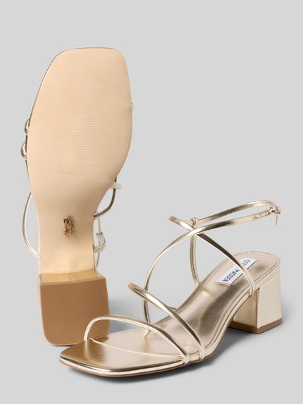 Productfoto, Sandaletten met sleehak model 'Remmi' van Steve Madden, afgeronde punt, riempjes met doornsluiting, gladde zool, hakhoogte maat 40: 6 cm