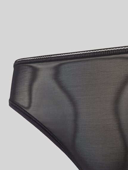 Productfoto, Slip met elastische tailleband Model 'SmoothIllusion' van Hanro in zwart, nauwsluitende fit, mix van materialen met stretch, zachte textuur