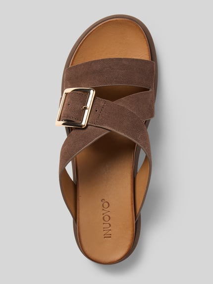 Produktfoto, Sandalen aus echtem Leder mit Plateau-Absatz van INUOVO, dames sandalen met afgeronde pasvorm, open hiel, gladde zool, hakhoogte maat 40: 4 cm, bruin, brede band en gouden gesp, leertextuur