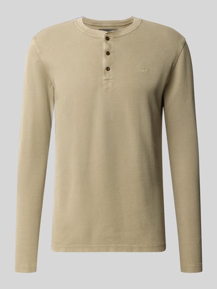 Longsleeve mit Strukturmuster und Knopfleiste Shop The Look MANNEQUINE