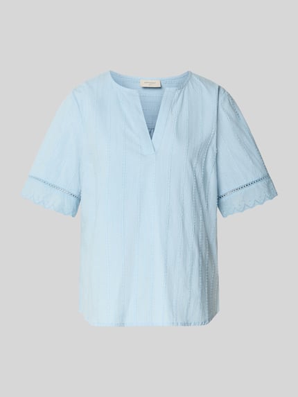 Productfoto, Regular Fit Bluse met V-hals model 'Ane' van FREE/QUENT, lichtblauw katoen met broderie, damesmode, enkelvoudige riem