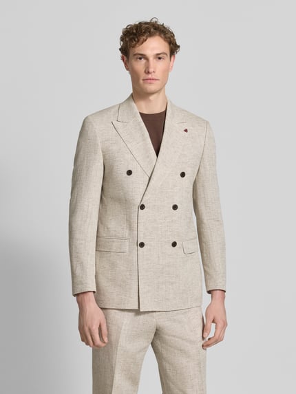 Männermodel trägt Anzug aus Viskose-Mix mit zweireihigem Sakko von Roy Robson in Beige mit Pattentaschen, Regular-Fit, Nahaufnahme Oberkörper.