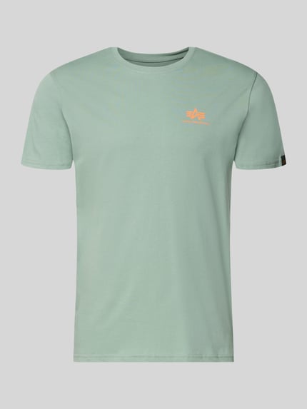 Produktfoto, mintgrünes Herren T-Shirt mit Rundhalsausschnitt und Label-Details, Modell 'BASIC' von Pegador aus Reine Baumwolle, Gerader-Schnitt, Rückenlänge bei Größe M 67 cm.