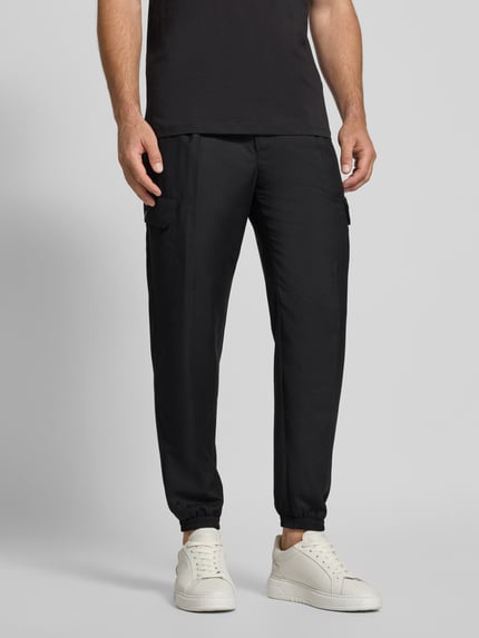 Armani Exchange Spodnie cargo o kroju tapered fit z elastycznym pasem model ‘PANTALONI’ Czarny 4