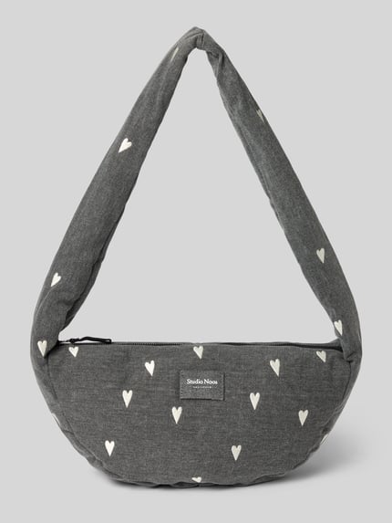 Produktfoto, Shoulder Bag aus reiner Baumwolle in Denim-Optik von Studio Noos, Główna przegroda z zamkiem błyskawicznym, pasek na ramię, tkanina stylizowana na denim, detal z logo, nadruk z motywem na całej powierzchni, szerokość w rozmiarze 1: 38 cm, długość w rozmiarze 1: 20 cm, głębokość w rozmiarze 1: 8 cm, długość paska na ramię w rozmiarze 1: 86 cm