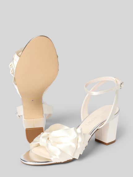 Produktfoto, Sandalette mit Schleifen-Applikation Modell 'Arabella Mid' von Rainbow Club aus Satin mit Riemen, Dornschließe und Blockabsatz 8 cm