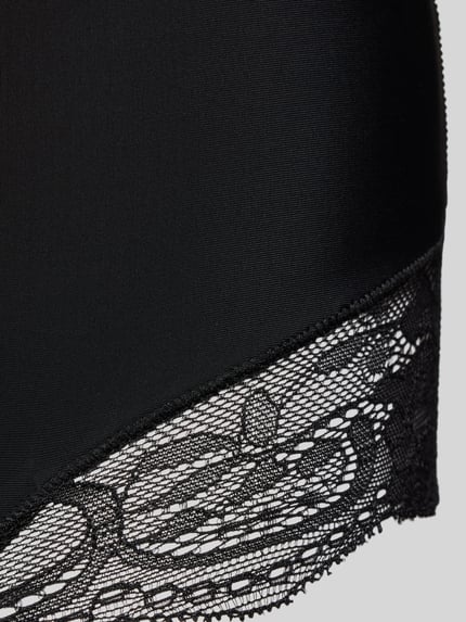 Productfoto, Slip met elastische tailleband en kant van MAGIC Bodyfashion, zwart met gladde stof, kanten afwerking, materiaal-mix met stretch, nauwsluitende fit