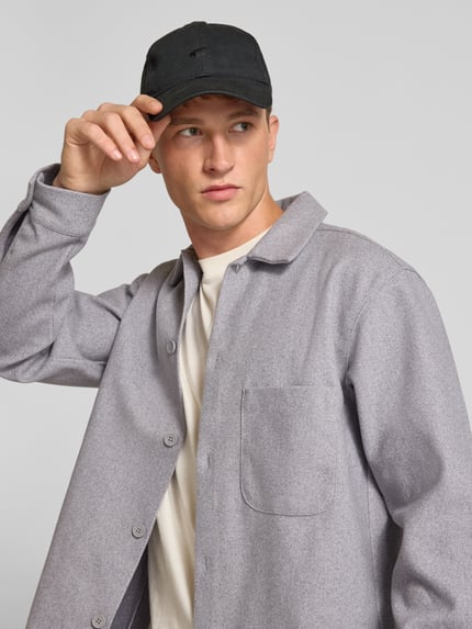 JACK & JONES koszula o kroju regular fit w koszulowym stylu z kołnierzykiem typu kent model 'REGENT' Jasnoszary melanż 3
