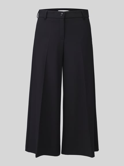 Produktfoto, schwarze, weit geschnittene Hose aus Viskose-Mix Modell 'MELLI S' von Brax, glatte Textur, Damen Weite Hose