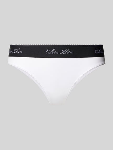 Produktfoto, weißer String aus Baumwoll-Mix mit Modal-Anteil Modell 'SCRIPT Thong' von Calvin Klein Underwear, schwarzer Bund mit Logo-Print