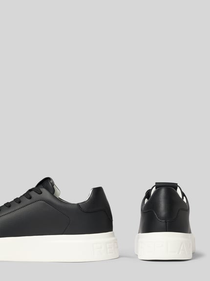 Produktfoto, Sneaker mit Logo-Details Modell 'NOTTING' von Replay in Schwarz mit strukturierter Sohle, abgerundete Form, Schnürverschluss.