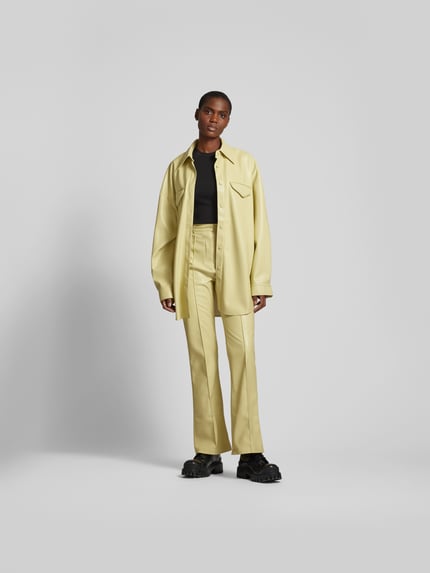 Nanushka oversized overhemdblouse in leerlook Lichtgeel - 1