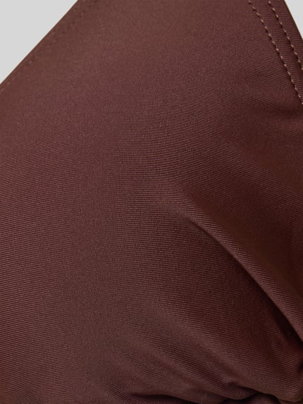 Produktfoto, Bikini-Oberteil mit rückseitiger Schnürung Modell 'BAOMI' von Pieces, Optik: Unifarben, glatte, leicht glänzende Textur